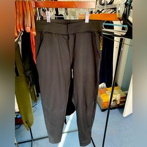 Alphalete women’s black and gold joggers